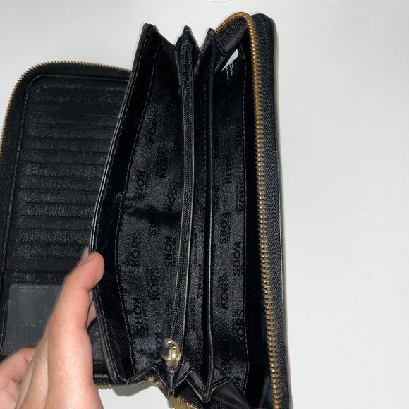 Michael Kors wallet - Picture 5 of 5